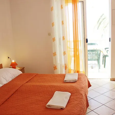 Pansion Franka Apartment *