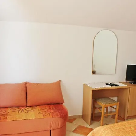 Pansion Franka Apartment *