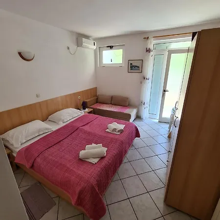 Διαμέρισμα Pansion Franka Brist