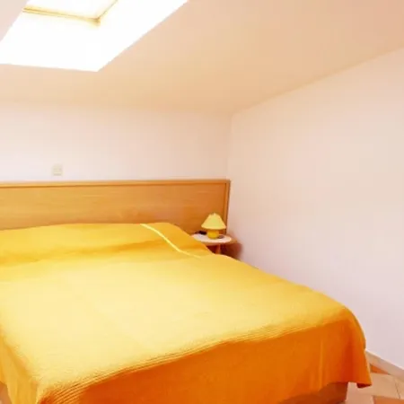Pansion Franka Apartment Brist