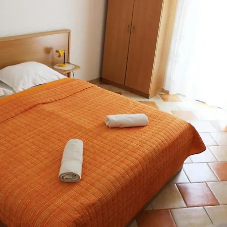 Pansion Franka Apartament Brist