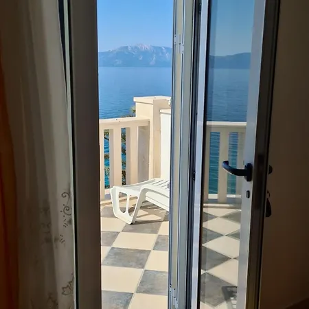 Διαμέρισμα Pansion Franka *